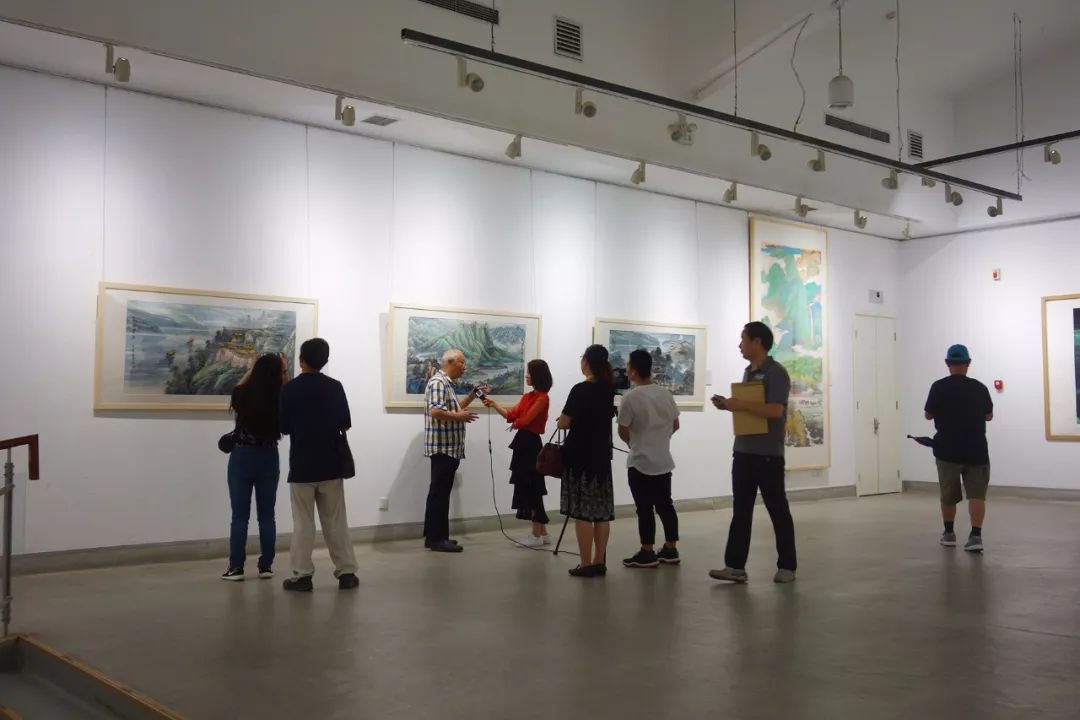 探索艺术的新疆界，记最新画展启示与影响