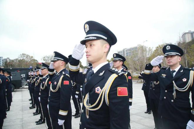 最新中国人民警察警歌，荣耀与担当的赞歌